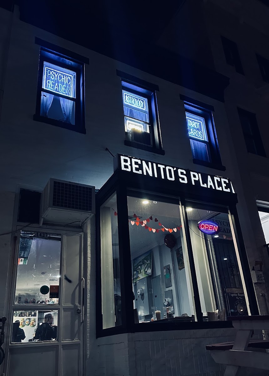 Benitos Place